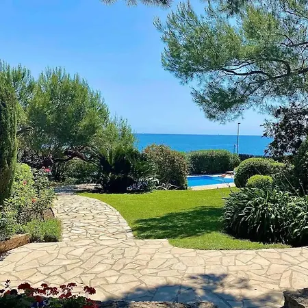 Cap D’antibes Sea View Villa *