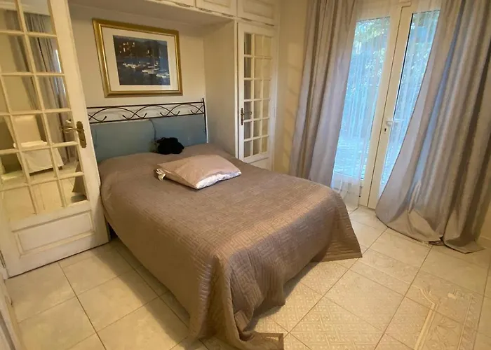 Cap D'antibes Sea View Villa *