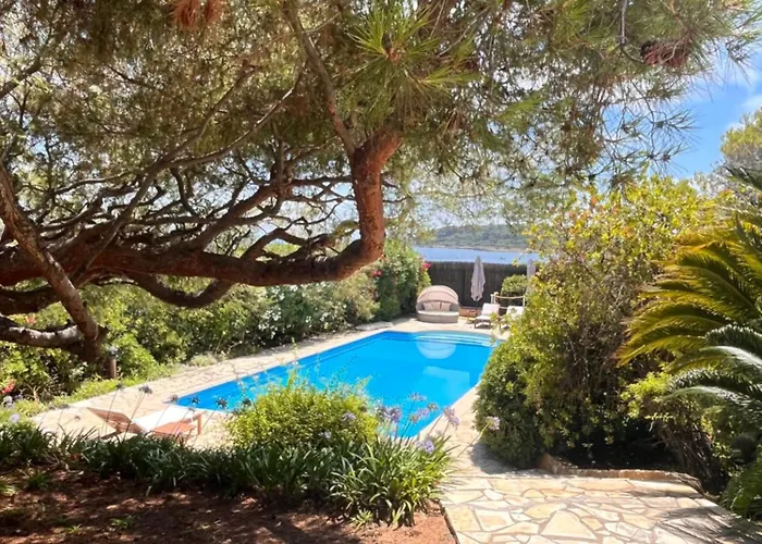 Cap D'antibes Sea View Villa *