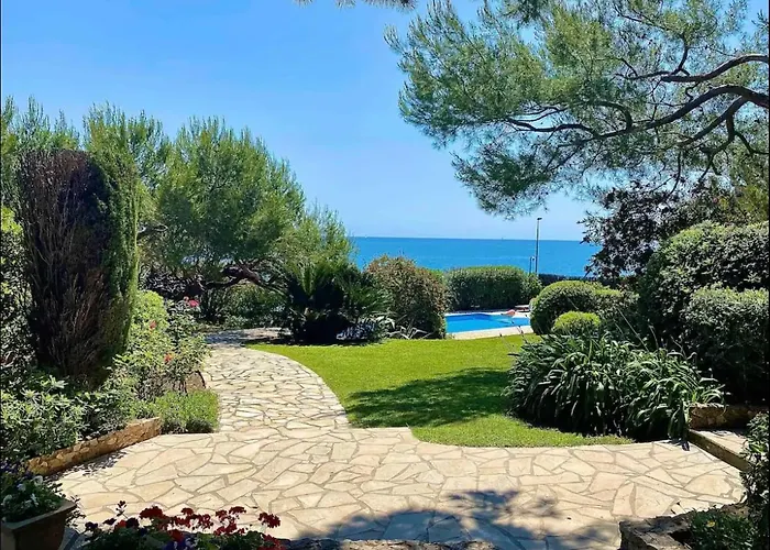 Cap D'antibes Sea View Villa *